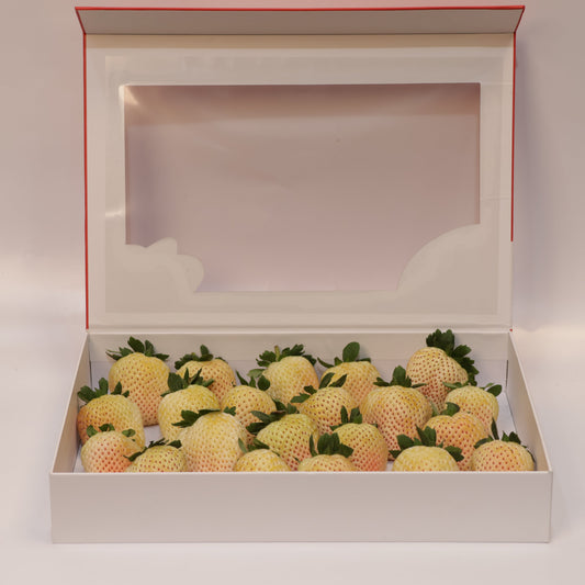 Premium White Pearl Strawberry Box | Perfect for gifting & celebration | 1 kg